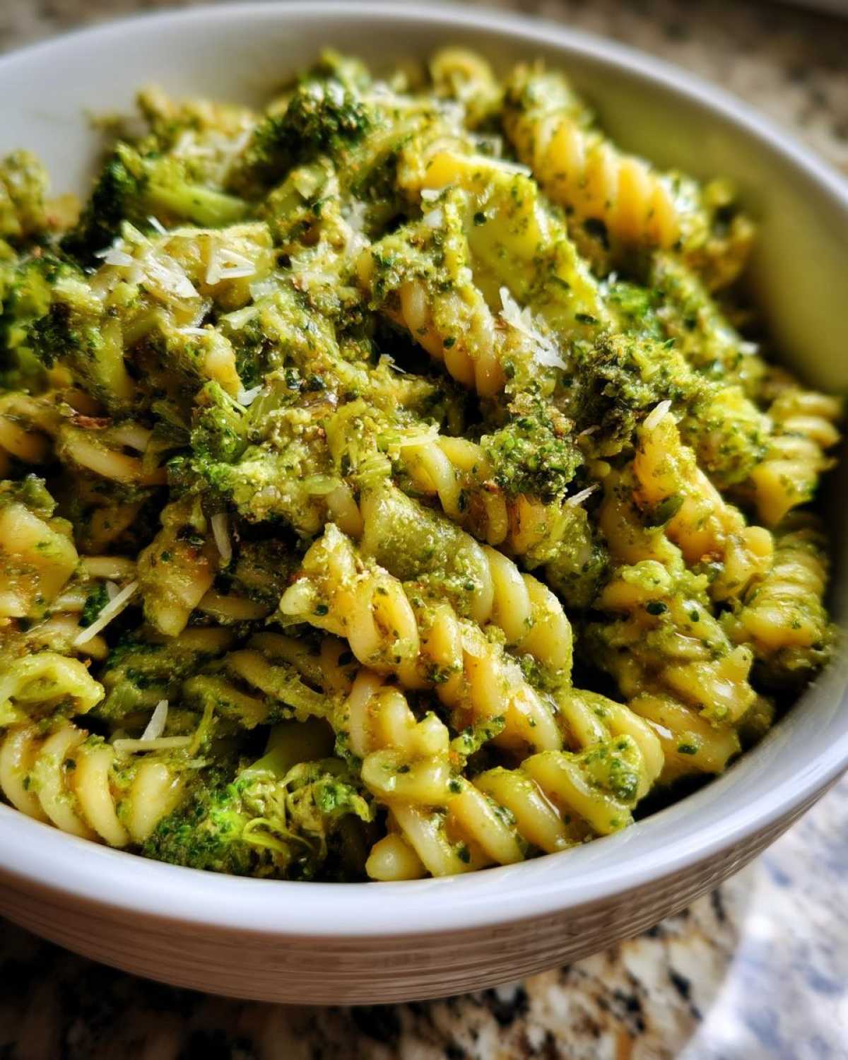 Broccoli Pesto Pasta Salad - detail 2
