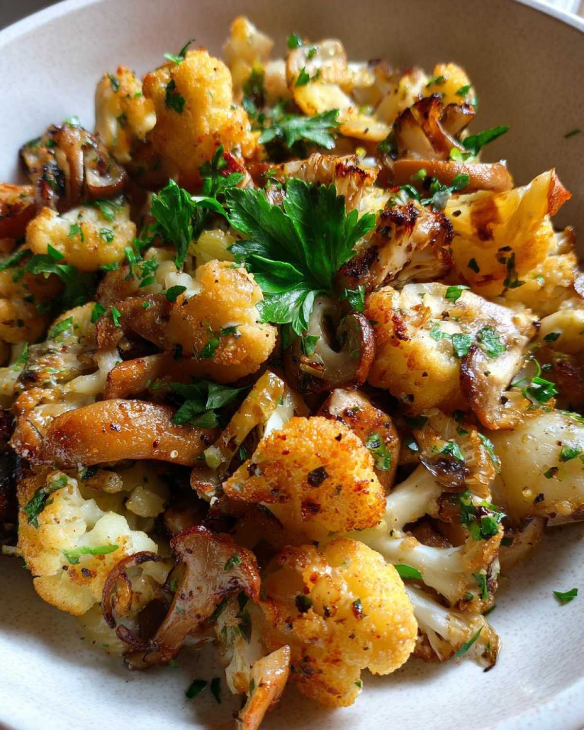 Garlic Butter Mushroom & Cauliflower Skillet - detail 1