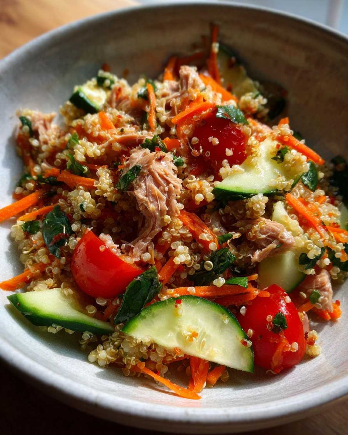 Tuna quinoa bowl - detail 2