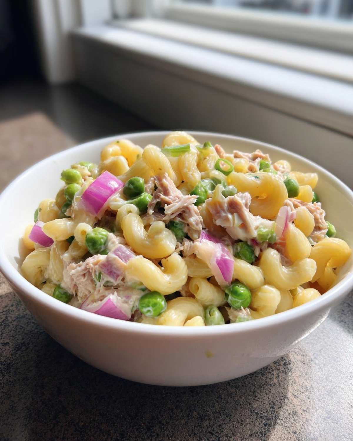 Classic tuna pasta salad - detail 3