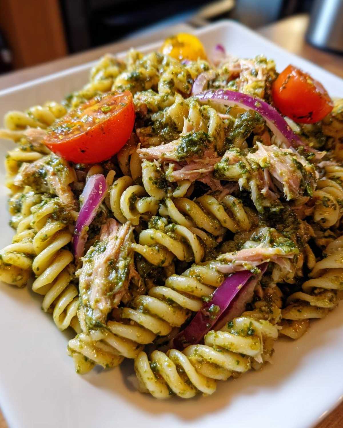 Pesto tuna pasta salad - detail 2