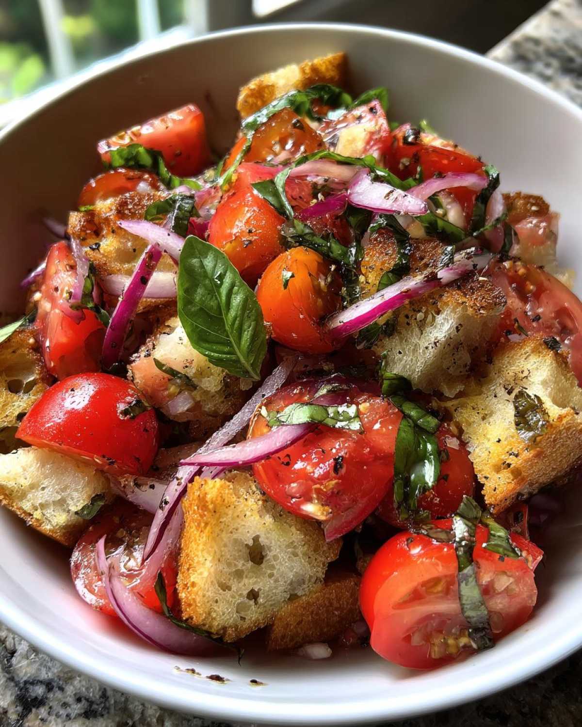 Classic Panzanella Salad (Tuscan Tomato and Bread Salad) - detail 1