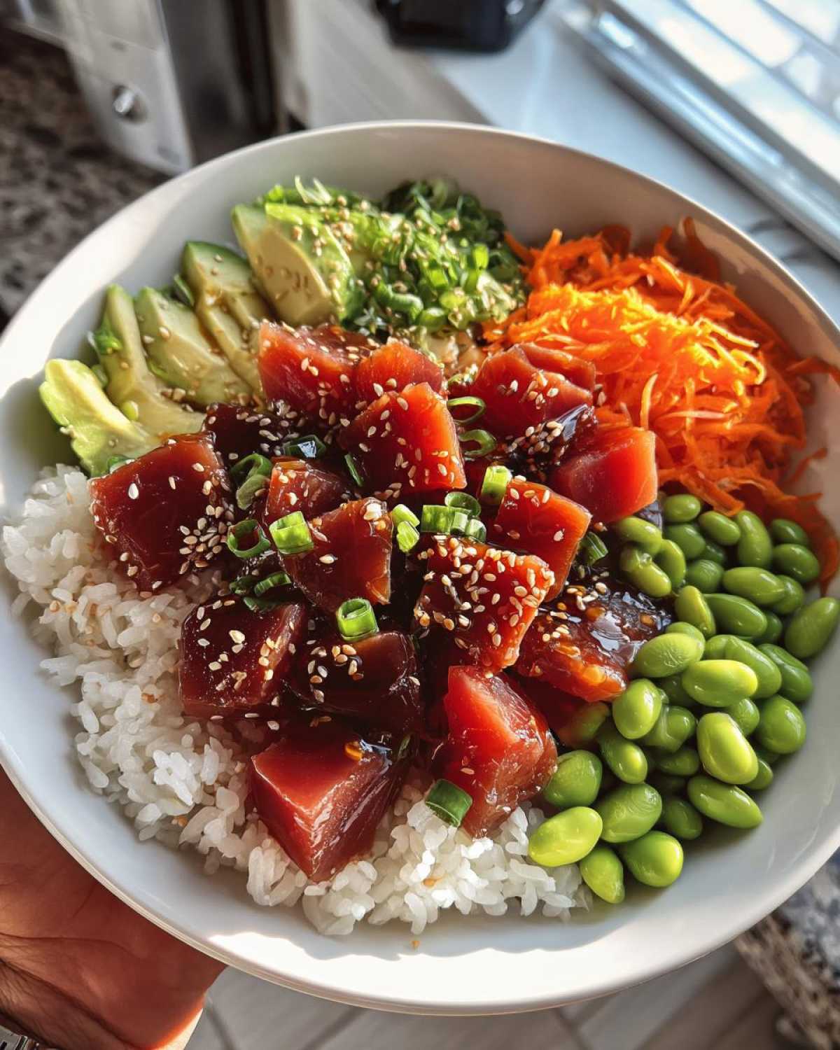 Tuna poke bowl - detail 1