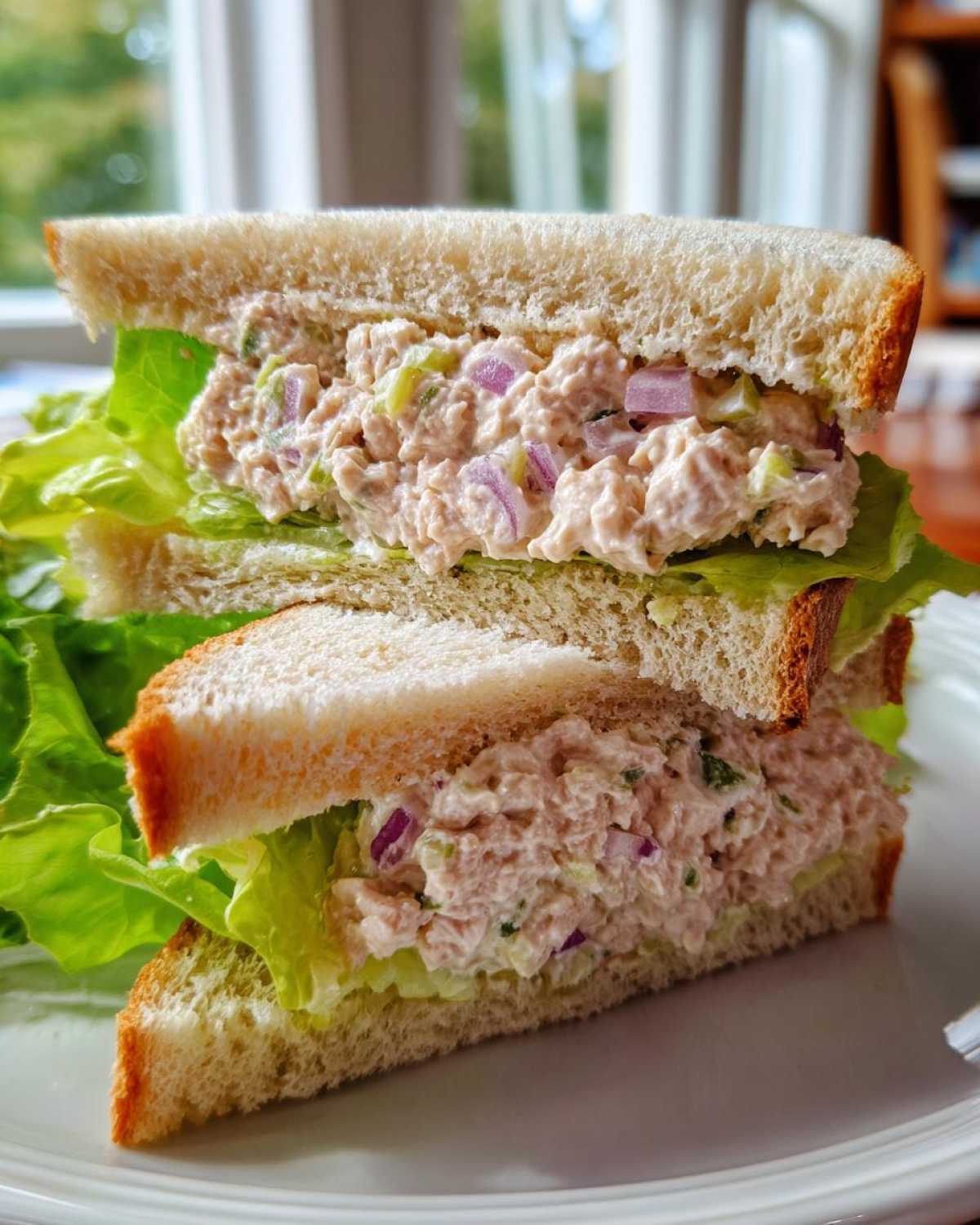 Classic tuna sandwich - detail 2