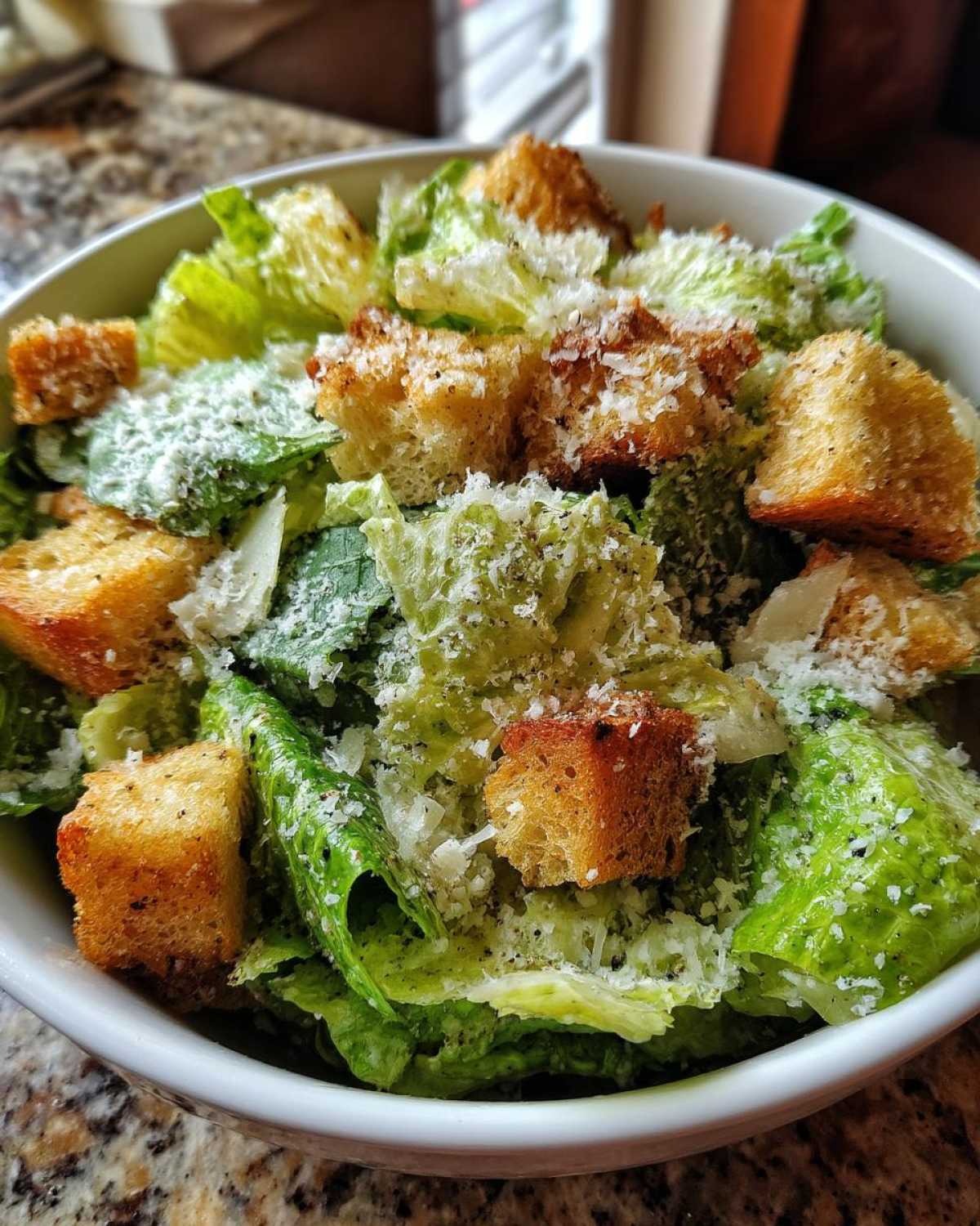 Classic Caesar Salad with Homemade Croutons - detail 2