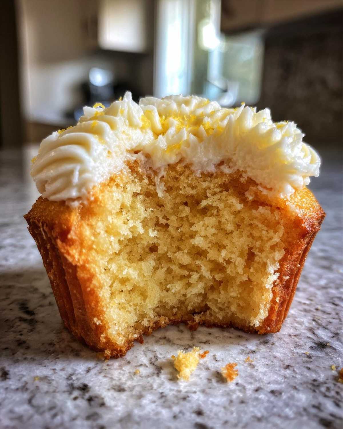 Lemon Vanilla Cupcakes - detail 1