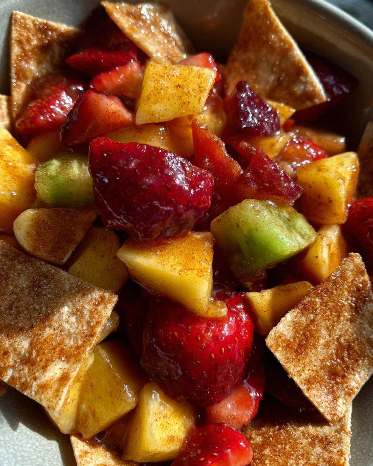 Sweet Fresh Fruit Salsa with Cinnamon Tortilla Chips - detail 2