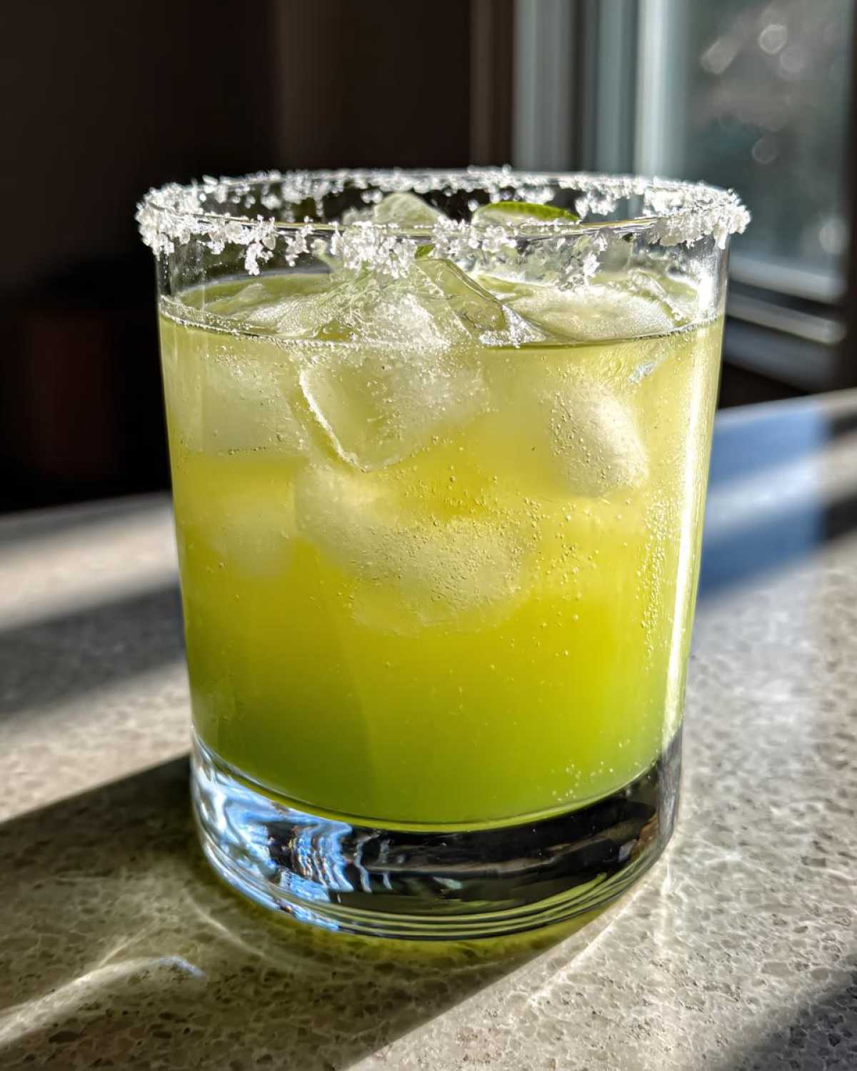 Classic Margarita on the Rocks with Salt Rim - detail 3