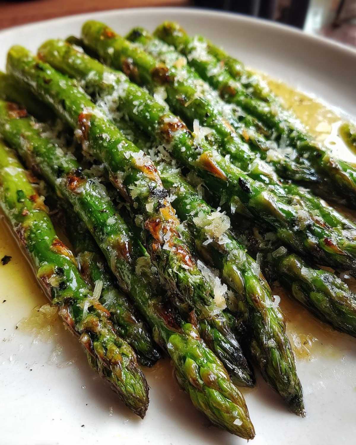 Grilled Asparagus Spears with Parmesan and Lemon - detail 3