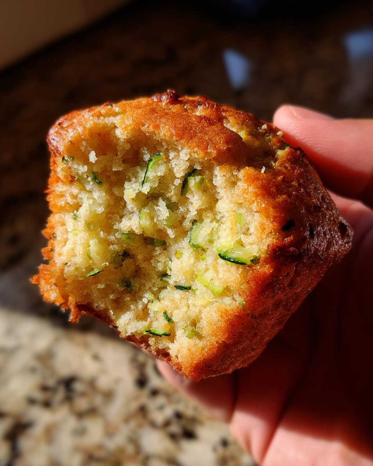 Vegan zucchini muffins - detail 2