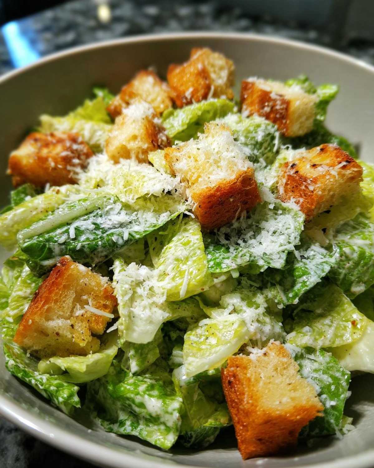 Classic Caesar Salad with Homemade Croutons - detail 3