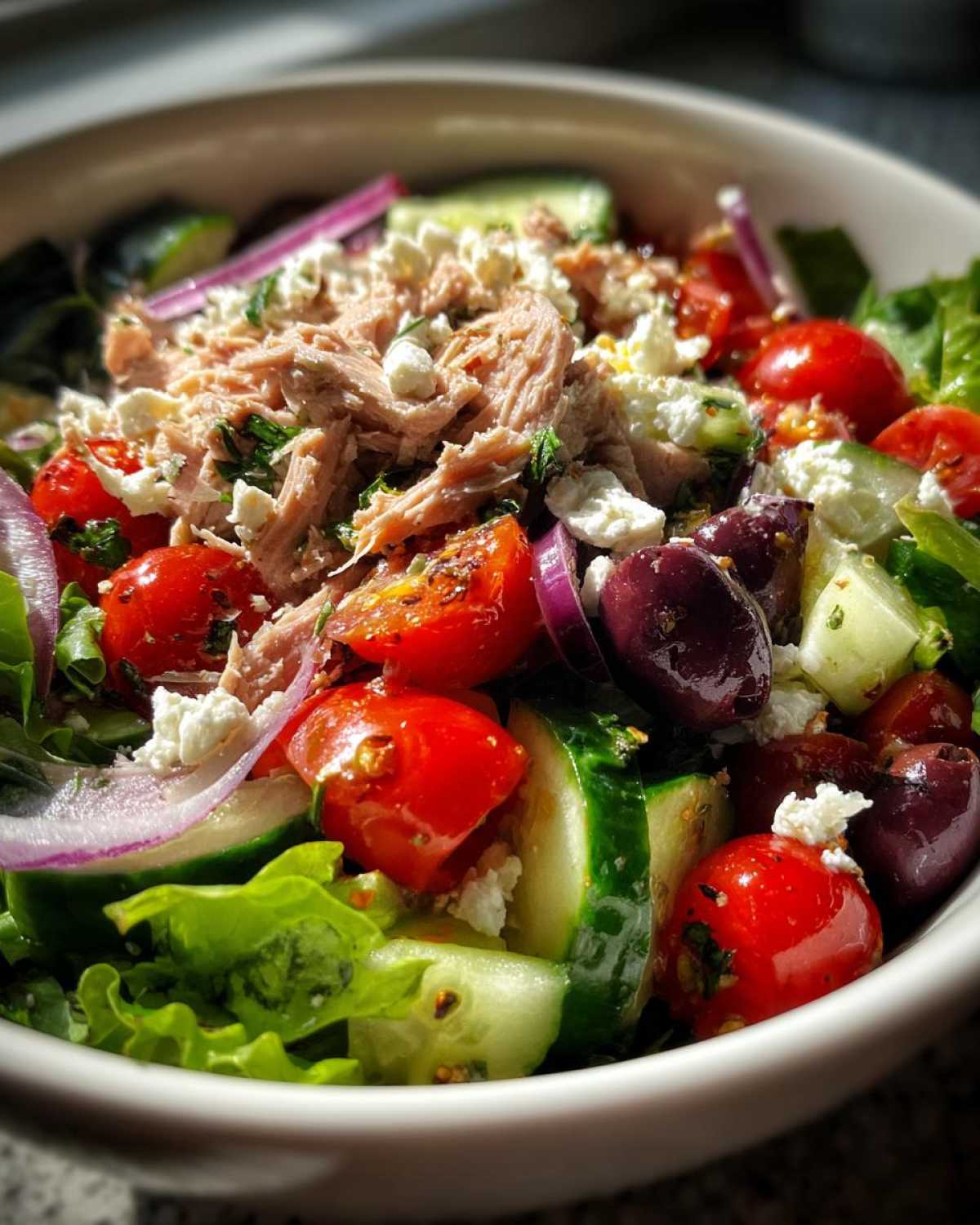 Mediterranean tuna bowl - detail 1
